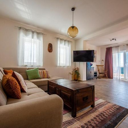 Apartman Paula Kaštela Eksteriør bilde