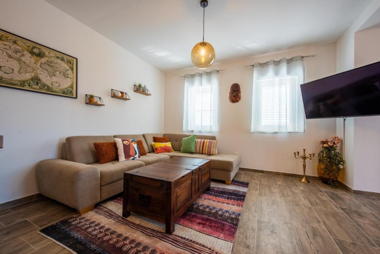 Apartman Paula Kaštela Eksteriør bilde
