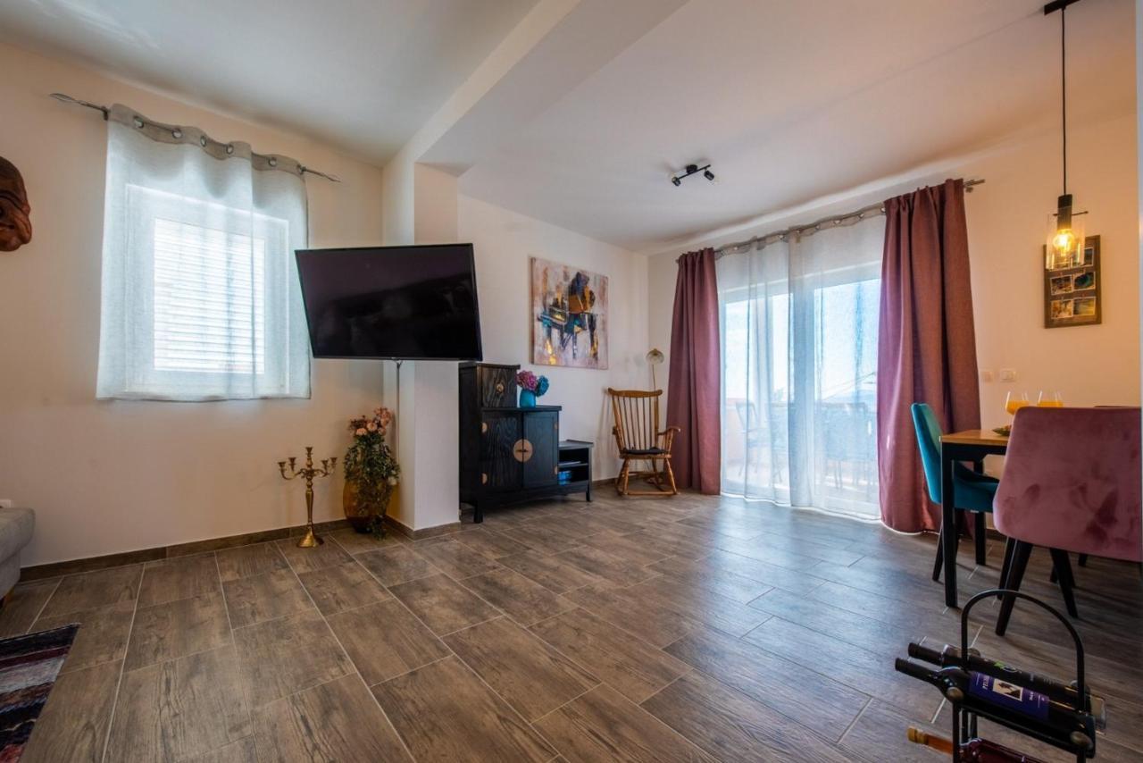 Apartman Paula Kaštela Eksteriør bilde