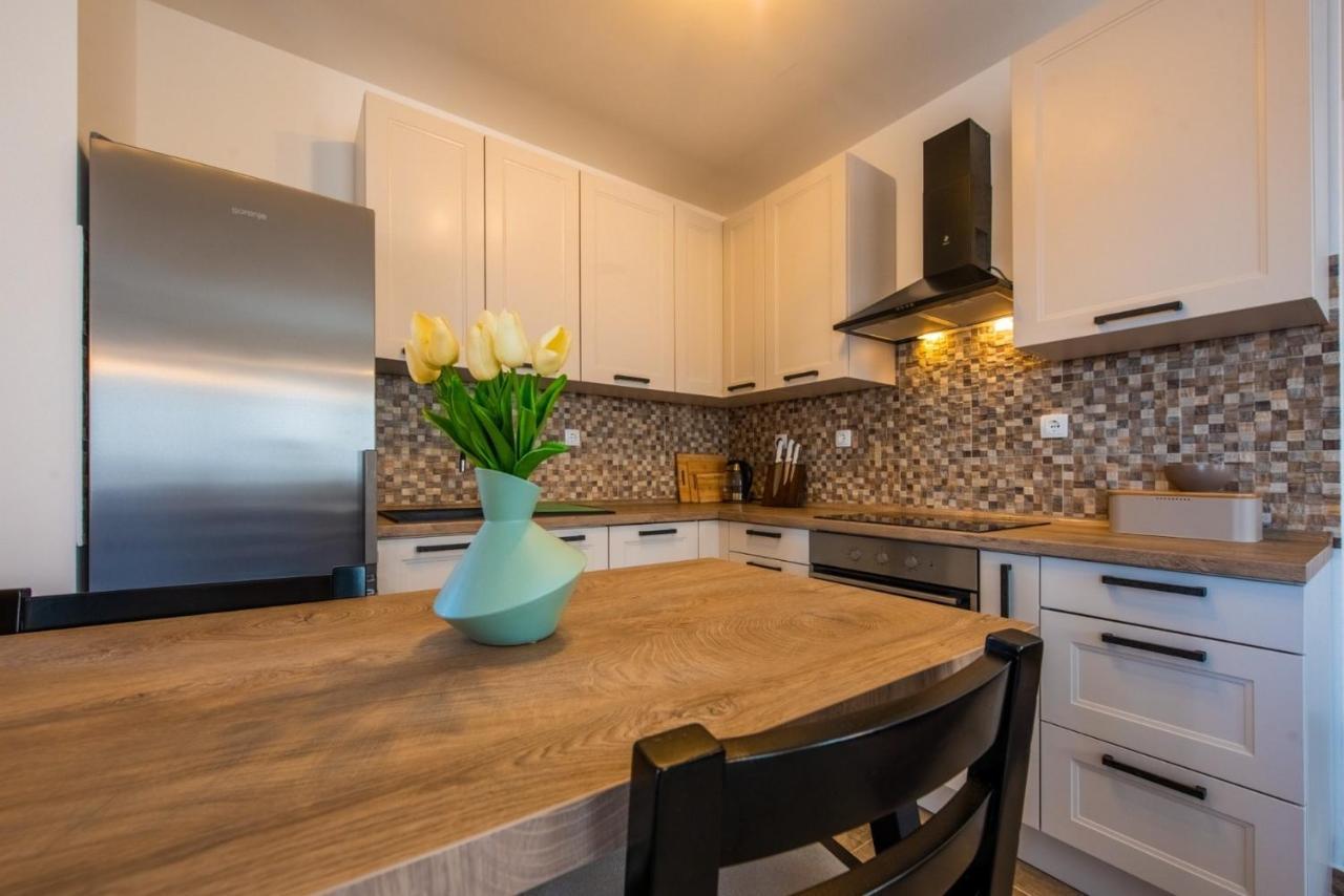 Apartman Paula Kaštela Eksteriør bilde