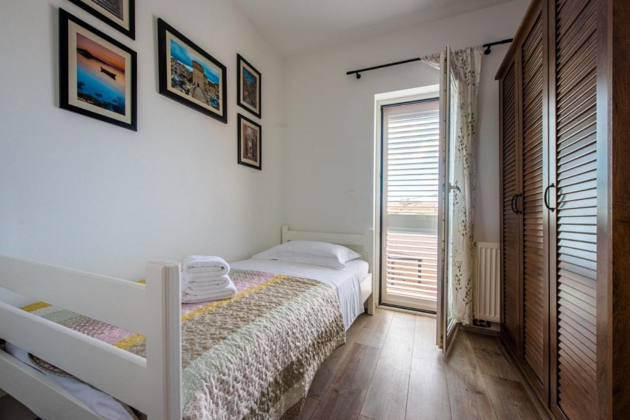 Apartman Paula Kaštela Eksteriør bilde
