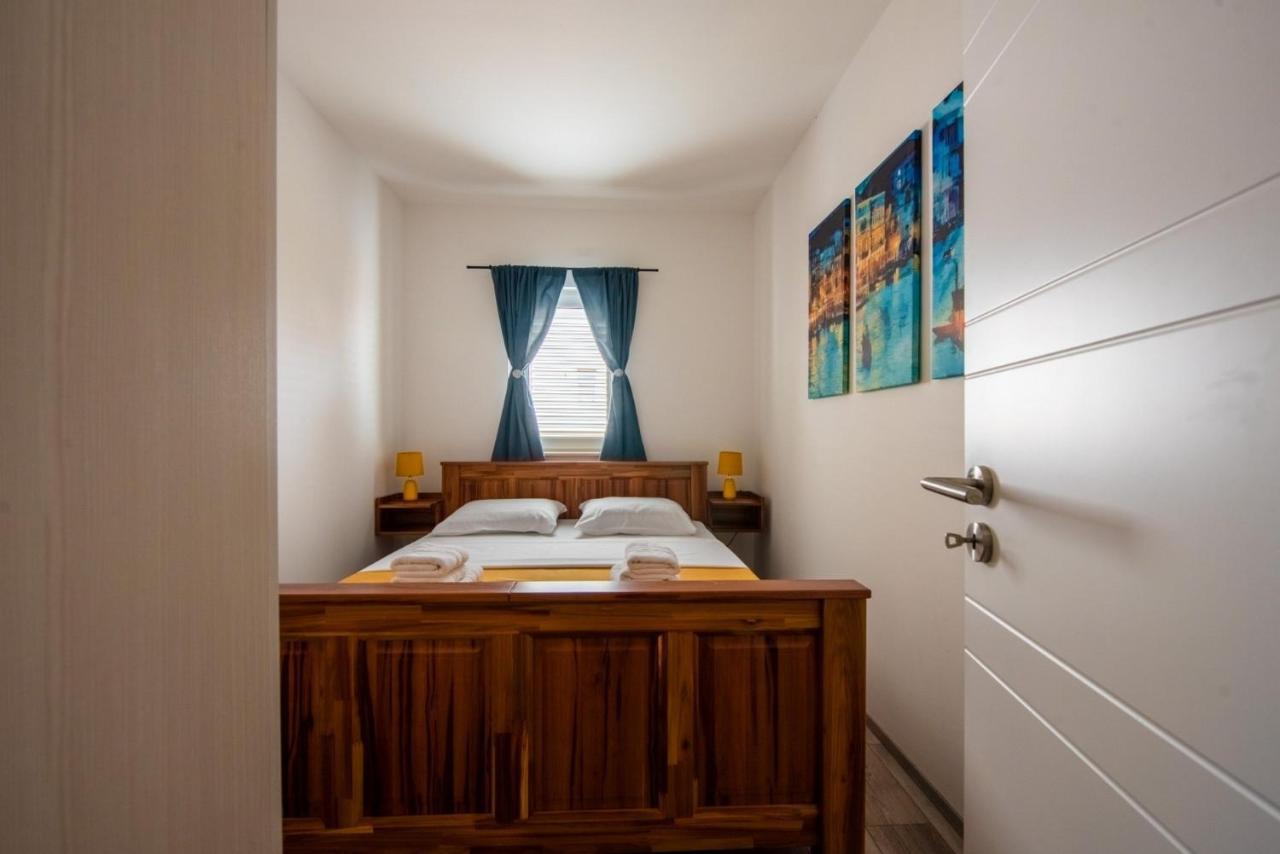 Apartman Paula Kaštela Eksteriør bilde