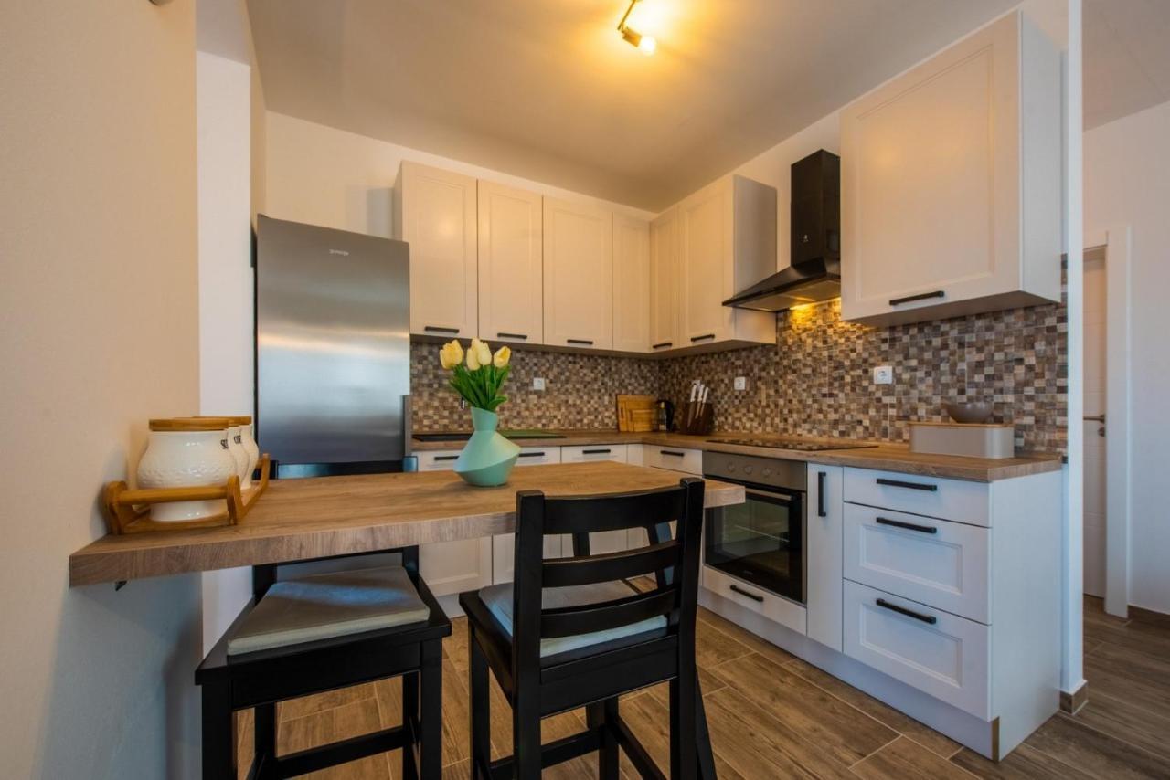 Apartman Paula Kaštela Eksteriør bilde